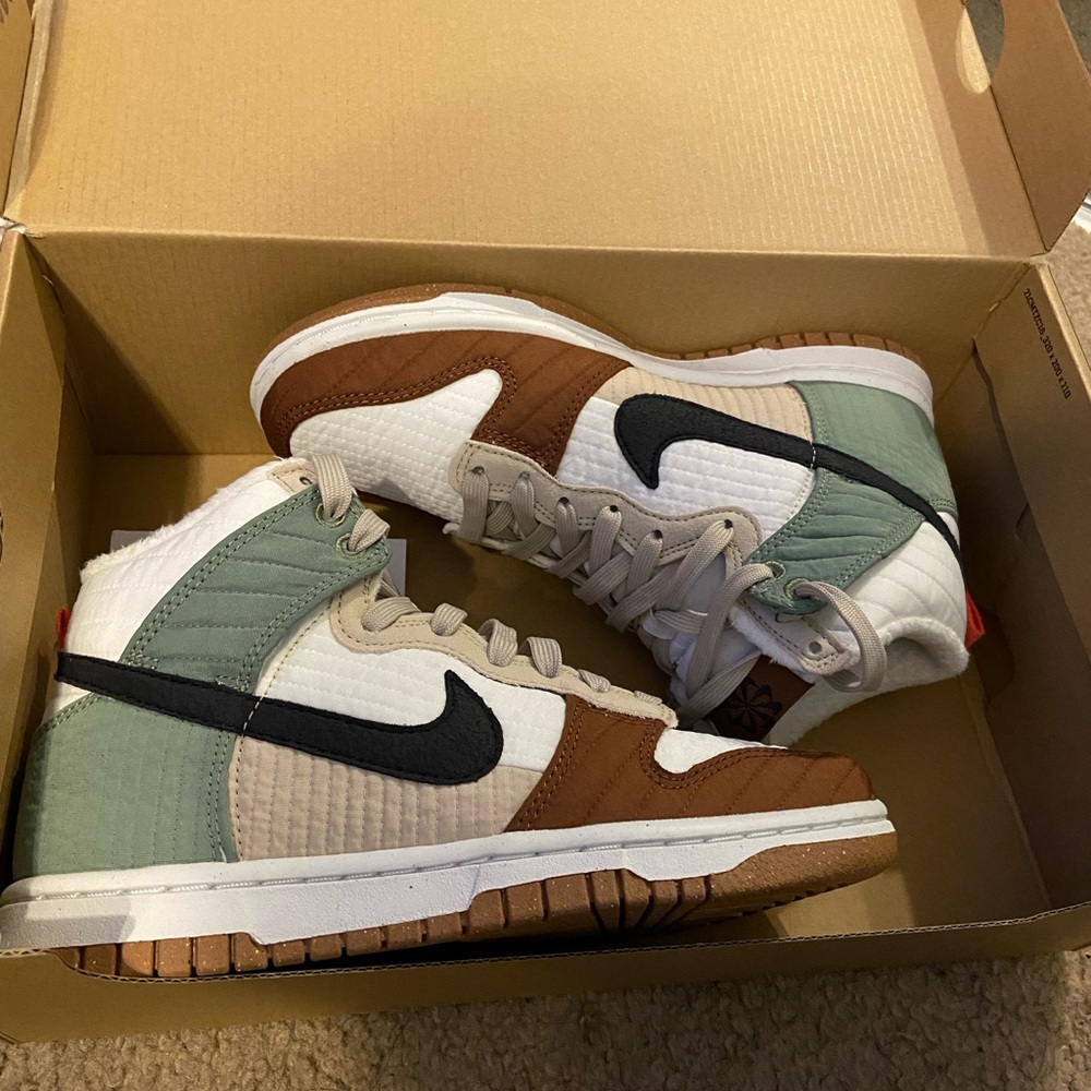 Green, tan, brown & cream air Jordan 1 dunks size 5.5 in women
